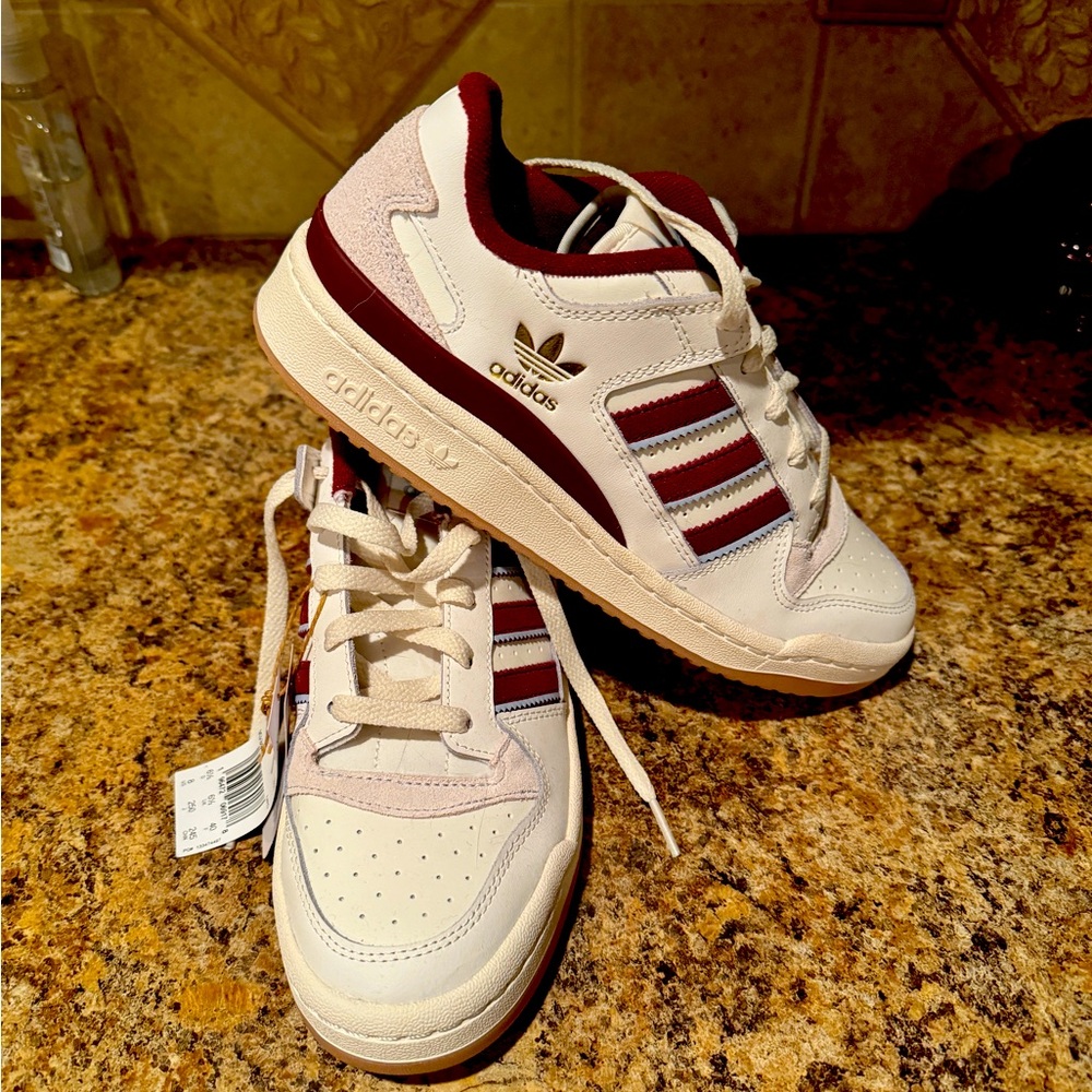 Brand new with tags adidas forum sneakers